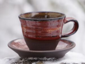 Espressotasse – schwarzer Ton rot-braun