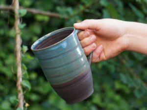 Große Teetasse – schwarzer Ton Blau